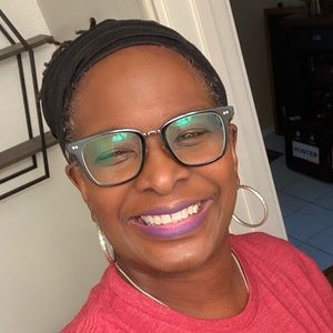 Meet your Posher, Phyllis